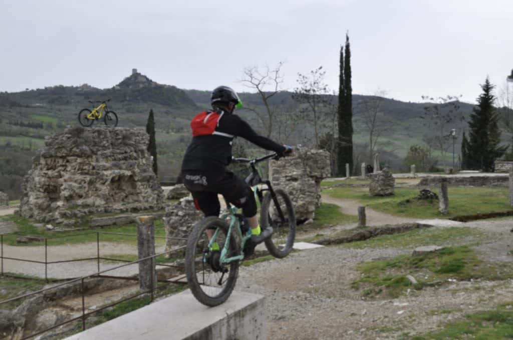 e-Bikes Lombardo: 1° Festa Val D'Orcia Test e Bike Tour. Spettacolo e Acrobazie