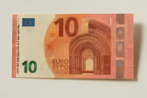 10 euro 2002: caratteristiche e valore della banconota
